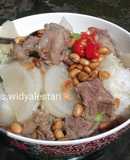 Soto Bandung (daging sapi sandung lamur dan lobak)