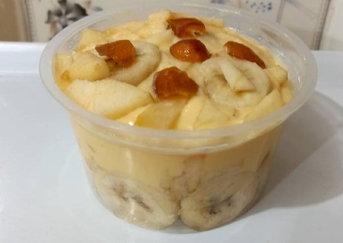 Sugar free custard with fruit 🍎🍌🍎🍌