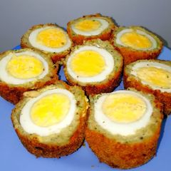 A picture of Chicken Nargisi kabab.