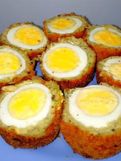 A picture of Chicken Nargisi kabab.