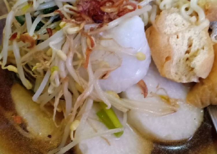 Lontong Mie Surabaya