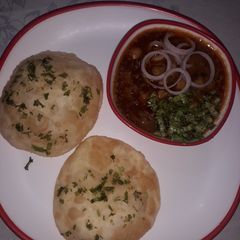 A picture of Chole Bhature.