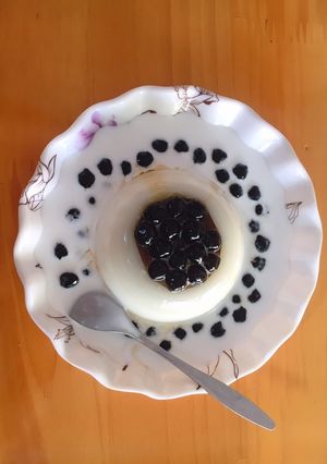 Hình của món Tàu hủ trân châu đường đen.