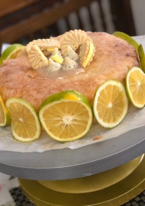 A picture of Lemon cake with lemon frosting.