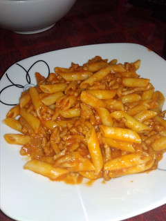Una foto de Macarrones a la boloñesa fácil