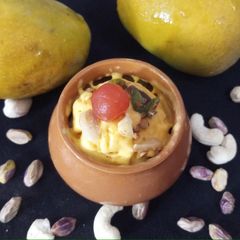 A picture of Nutty mango ice cream.