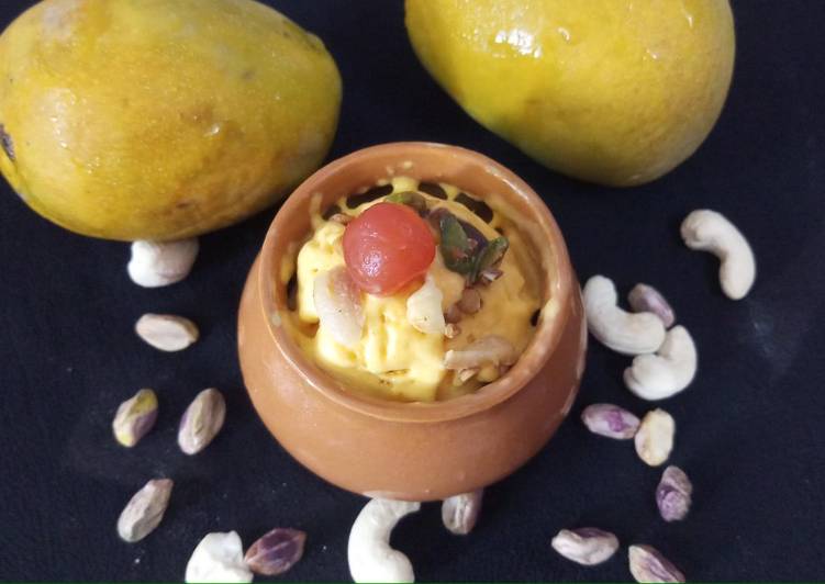 Nutty mango ice cream