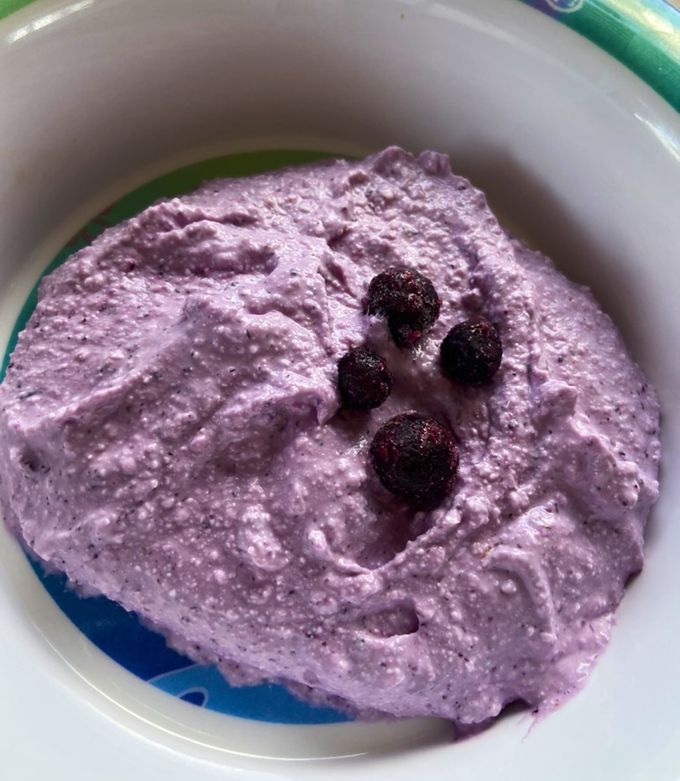 Áfonyás krémtúró recept fotója