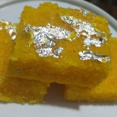 A picture of Nariyal ki barfi.