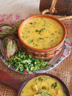 રીંગણ મેથી ની કઢી (Ringan Methi Kadhi Recipe In Gujarati) રેસીપી મુખ્ય ફોટો