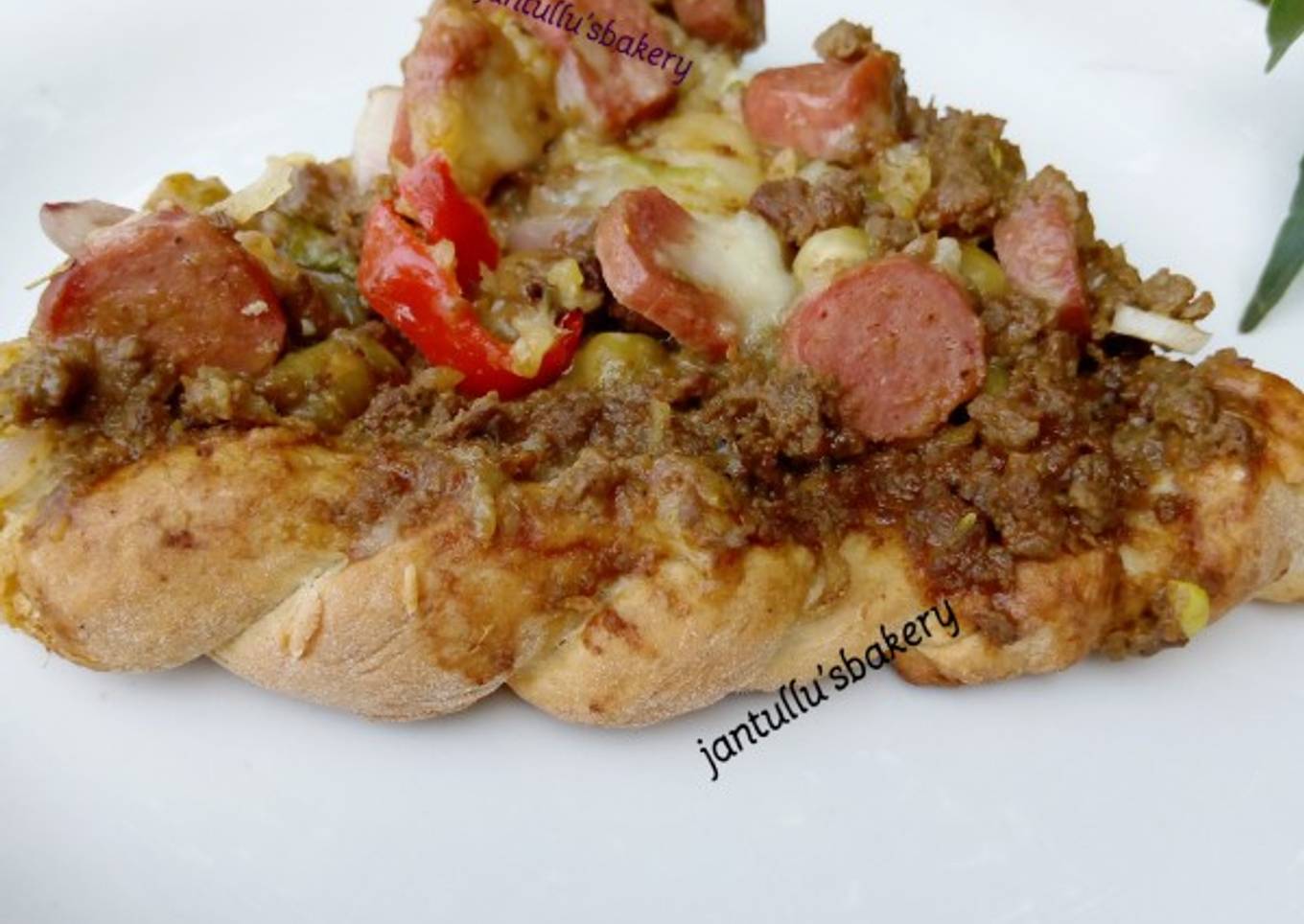 Twisted edge pizza