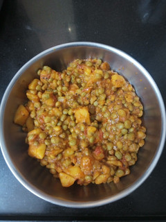 લીલી તુવેર નુ શાક(Lili Tuver Shak Recipe In Gujarati) રેસીપી મુખ્ય ફોટો