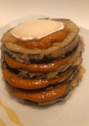 Foto principal de Timbal de berenjena con salsa romesco