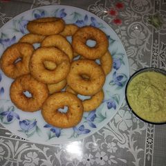 A picture of Medu vada.