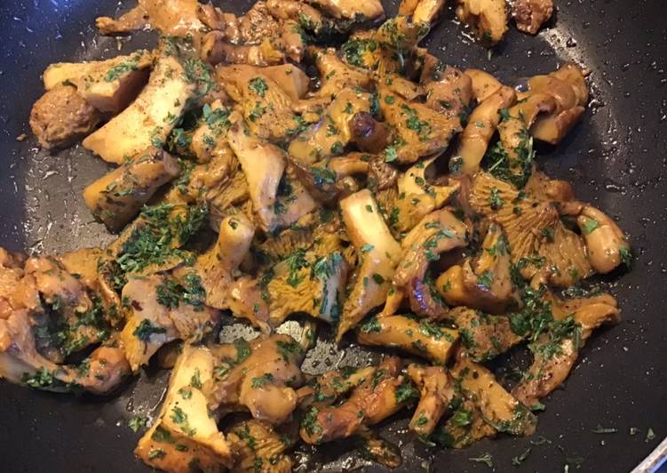 La Meilleur Recette De Girolles sautées au persil