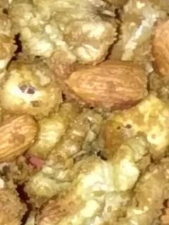 A picture of Caramalised nuts.