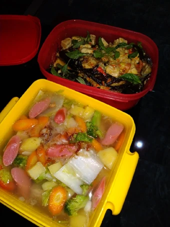 Cara Mudah Membikin Resep Sop ayam warna warni yang Lezat Anti Ribet, Lezat