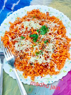 रेड सॉस पास्ता (Red sauce pasta recipe in hindi) रेसिपी मुख्य फोटो