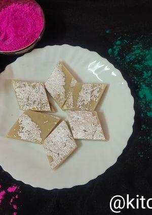 A picture of Kaju katli.