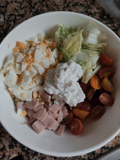 Una foto de Pokinoa (ensalada de quinoa)