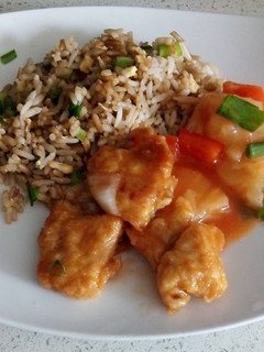Una foto de Pollo con piña estilo chino