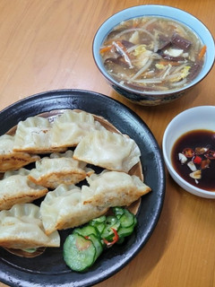 A picture of 吃手工水餃配酸辣湯,眷村好味道一次上手.