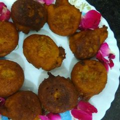A picture of Gulgula or meetha puaa.