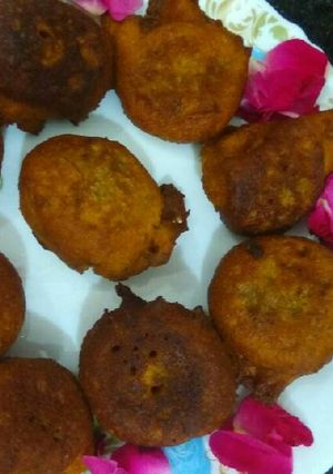 A picture of Gulgula or meetha puaa.