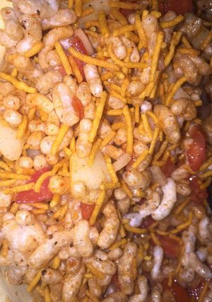 A picture of Bhel puri.