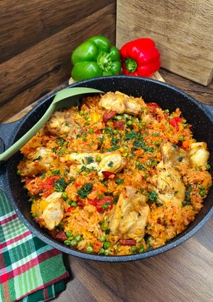 Sütőben sült csirkés rizseshús/ Paella recept fotója