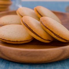 A picture of Langue-de-chat Cookies (chocolate sandwich).