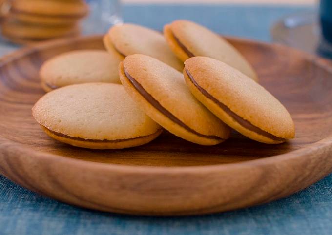 Steps to Make Any-night-of-the-week Langue-de-chat Cookies (chocolate sandwich)★Recipe video★