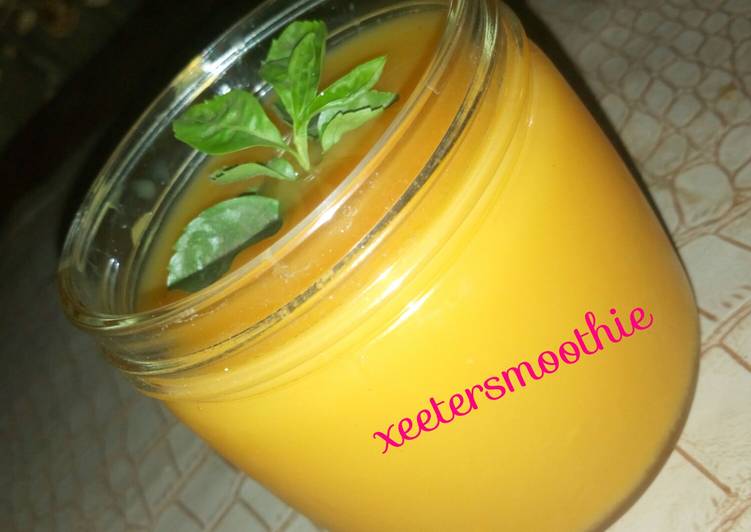 Mango carrot smoothie