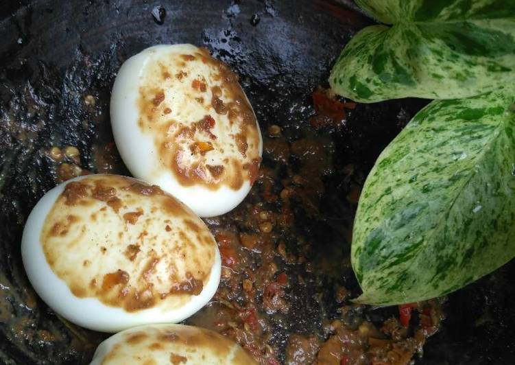 Telur penyet sambal terasi