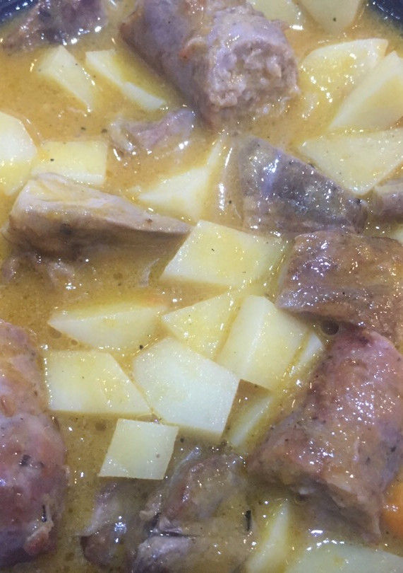 Una foto de Guisado de carne a la brasa