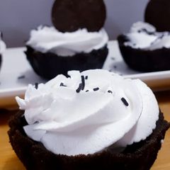A picture of Oreo Tarts.