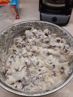 A picture of Heavenly Grape Salad.