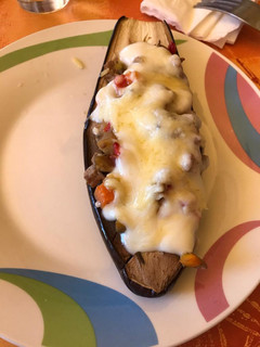 Una foto de Berenjenas 🍆 rellenas de carne