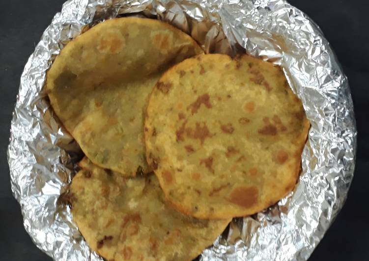 Recipe of Homemade Peas potato poori