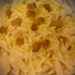 Smoked bacon & cheese penne pasta (10 minutes to prepare and cook) A picture of Smoked bacon & cheese penne pasta (10 minutes to prepare and cook).