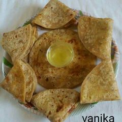 Puran poli A picture of Puran poli.
