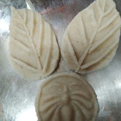 A picture of Milk and coconut sandesh.