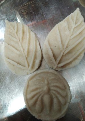 A picture of Milk and coconut sandesh.
