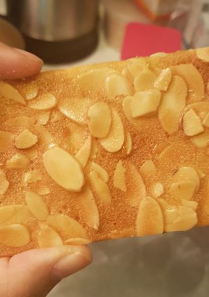 Hình của món Bánh ngói hạnh nhân dễ làm.
