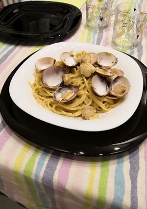 Foto di Spaghetti vongole e pesto di pistacchi