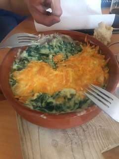 Una foto de Espinacas con bechamel y queso