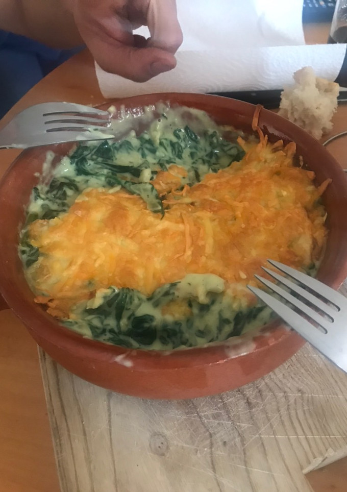 Una foto de Espinacas con bechamel y queso