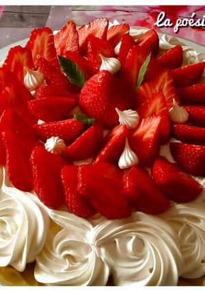 Une photo de Pavlova à la fraise