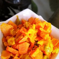 A picture of Fresh Turmeric, Green chilies & Ginger Instant Pickle.
