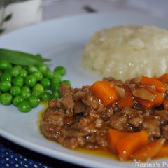 A picture of Scottish minced and tatties.